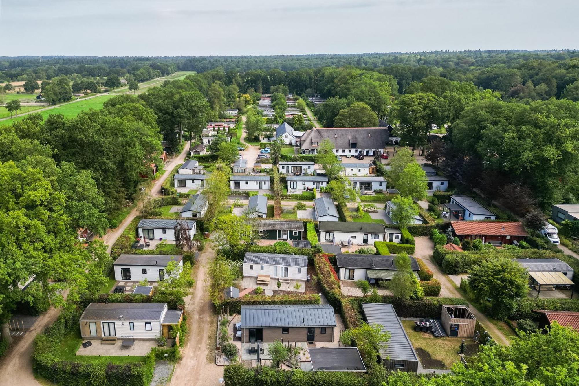 Modern Ingericht Chalet Op Groen Park Op De Veluwe Epe Buitenkant foto